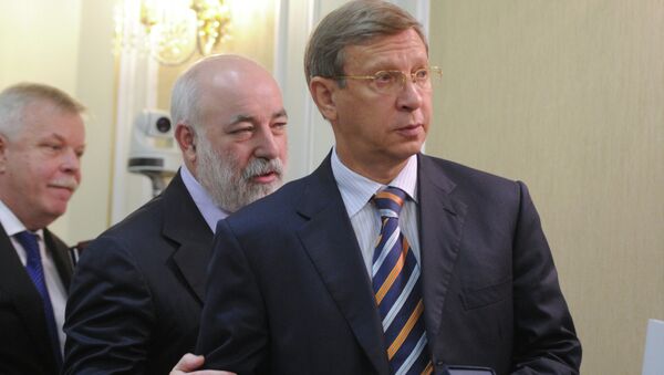 Председатель совета директоров АФК Система Владимир Евтушенков (справа)