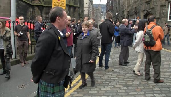 Референдум в Шотландии: звуки волынки и мужчины в килтах на улицах Эдинбурга