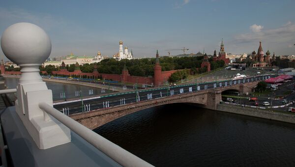 Вид на Московский Кремль через Москва-реку. Архивное фото