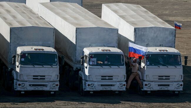 Подготовка к отправке гуманитарного конвоя в Ростовской области. Архивное фото