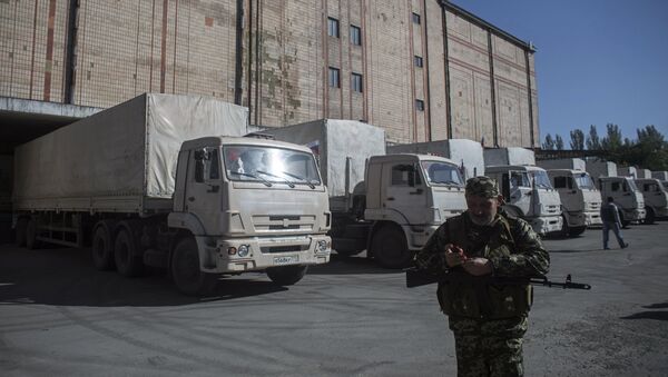 Автомашины третьей гуманитарной колонны в Донецке. 22 сентября 2014
