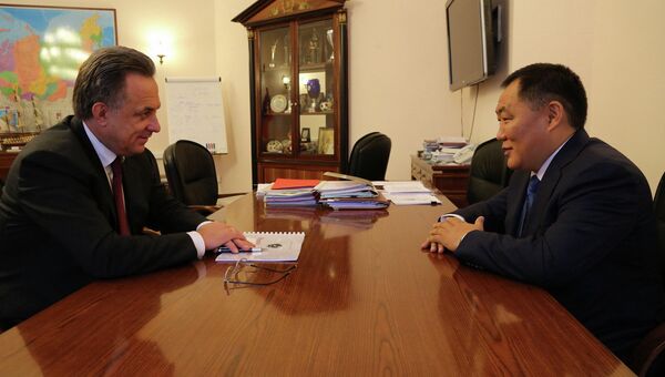 Министр спорта Виталий Мутко провел рабочую встречу с главой Республики Тыва Шолбаном Кара-Оолом