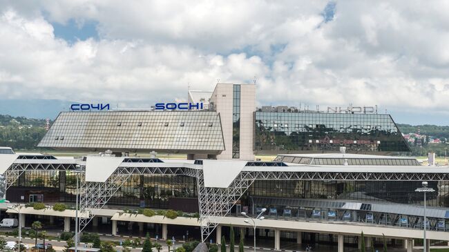 Вид на аэропорт в Сочи. Архивное фото