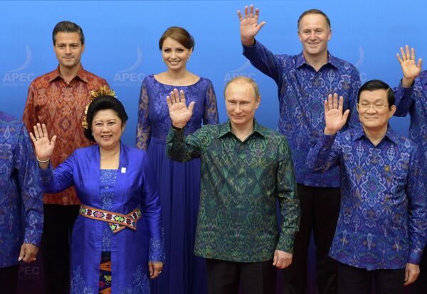 Владимир Путин принимает участие во встрече лидеров АТЭС