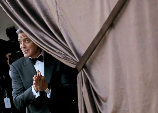 Американский актёр, режиссёр, продюсер Джордж Клуни перед началом свадебной церемонии в Венеции
