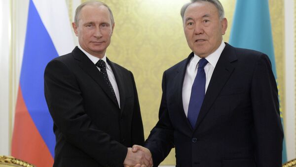 Президент РФ Владимир Путин с президентом Казахстана Нурсултаном Назарбаевым. Архивное фото