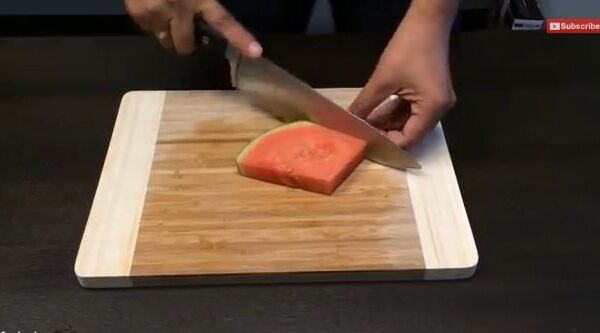 Видео в YouTube: три способа разрезать арбуз