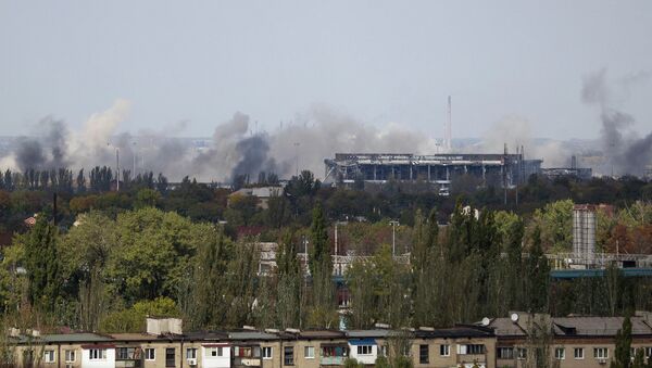 Дым в районе аэропорта Донецка