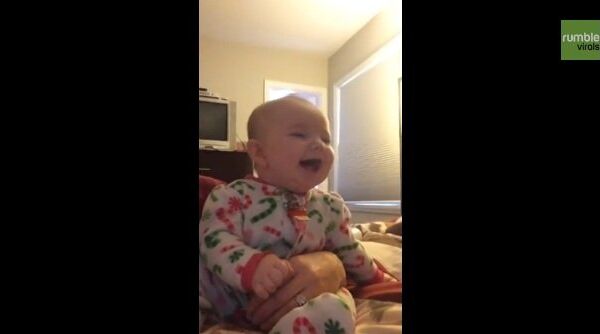 Видео в YouTube: смех младенца