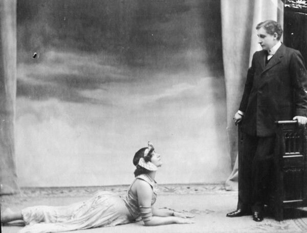 Пантомима в кабаре Мулен Руж с участием Сидони-Габриэль Колетт. 1907 год