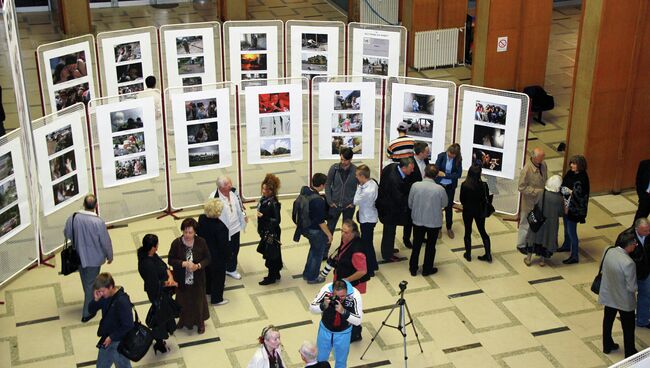 Открытие фотовыставки о гуманитарной катастрофе на юго-востоке Украины в Белграде, Сербия