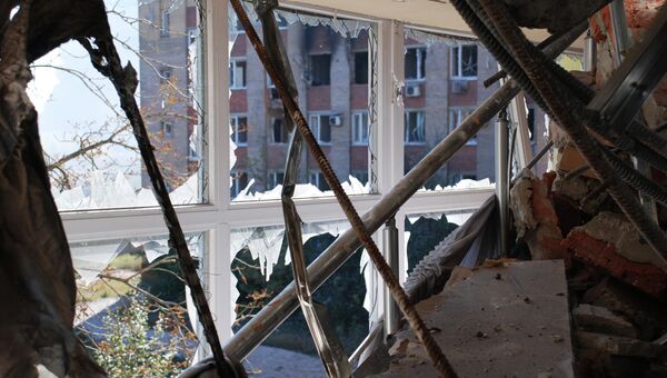 В одном из разрушенных зданий аэропорта города Донецка. Архивное фото