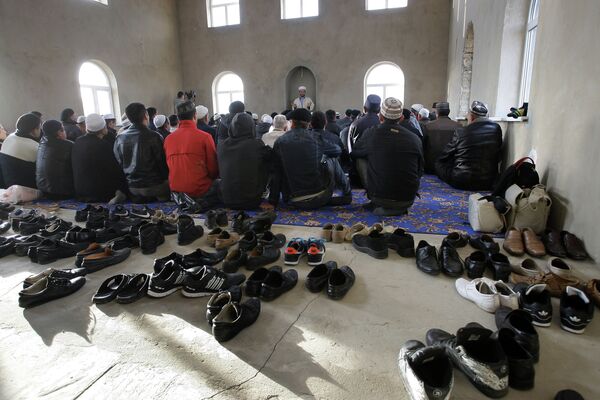 Празднование Курбан-Байрама в новой мечети в Крыму