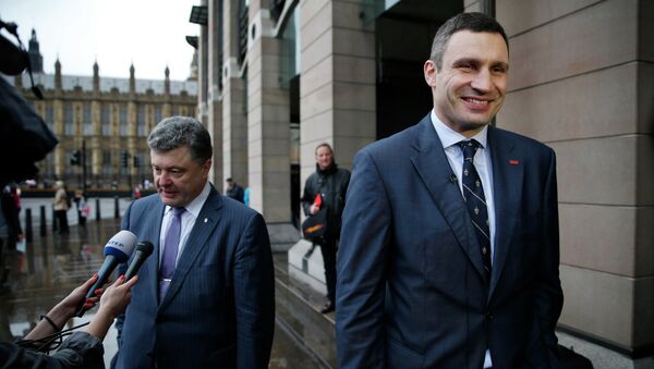 Виталий Кличко и Петр Порошенко на встрече с британскими журналистами