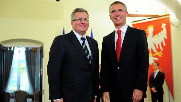 Новый генеральный секретарь НАТО Йенс Столтенберг Норвегии с президентом Польши Брониславом Коморовским
