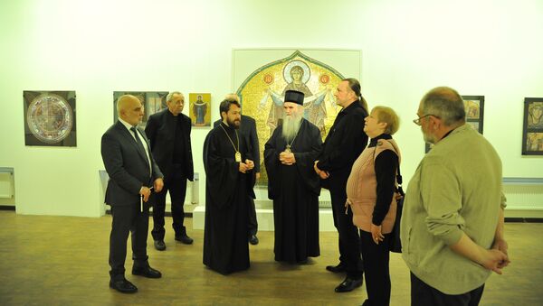 Митрополит Иларион на выставке конкурсных проектов внутреннего убранства кафедрального собора в Белграде