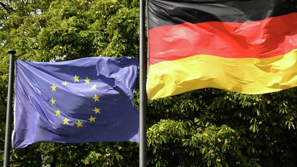 Флаги Евросоюза и Германии в Берлине