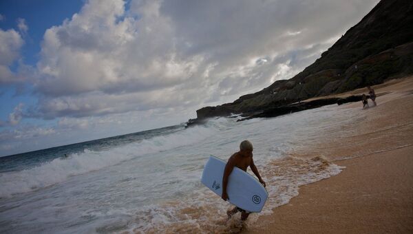 Пляж в Гонолулу, Гавайи, 2008 год. В Гонолулу родился и учился в школе Барак Обама