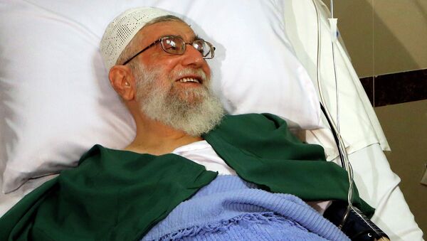 Иранский духовный лидер Али Хаменеи в больнице. Архивное фото