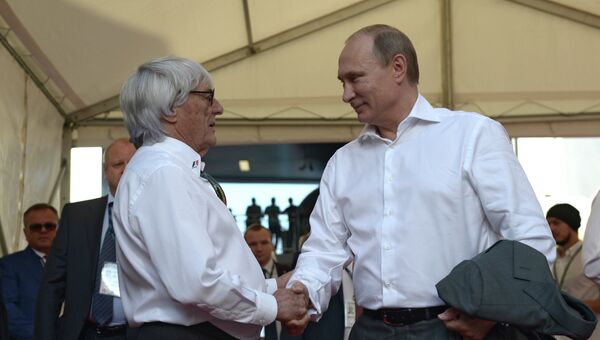 В.Путин посетил российский этап гонки чемпионата мира по кольцевым автогонкам в классе Формула-1