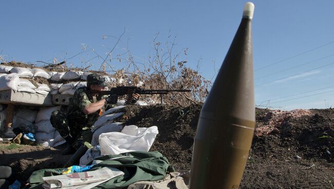 Боец народного ополчения в Донецке 13 октября 2014