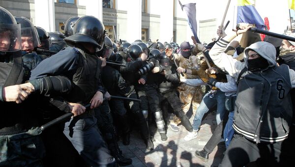 Столкновения у Верховной рады Украины в Киеве 14 октября 2014