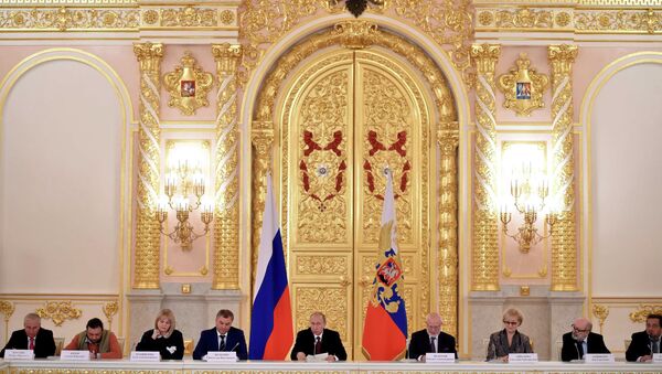 Владимир Путин во время встречи с членами СПЧ 14 октября 2014