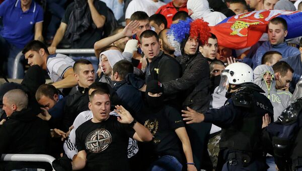Беспорядки во время матча между Сербией и Албанией