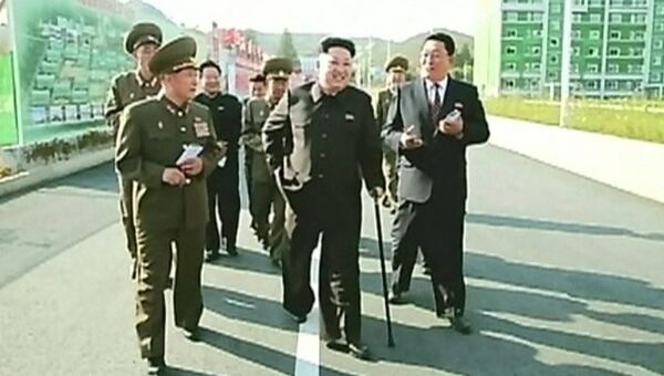 Кадры первого публичного появления Ким Чен Ына после слухов о его болезни