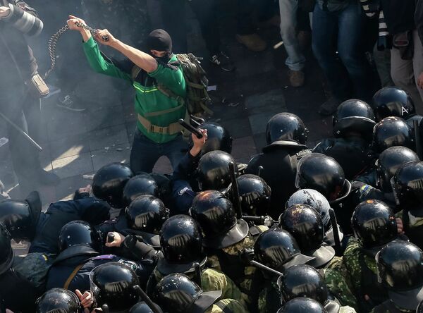 Столкновения у Верховной рады Украины в Киеве