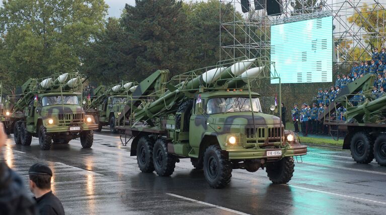 Военный парад в честь 70-летия освобождения Белграда