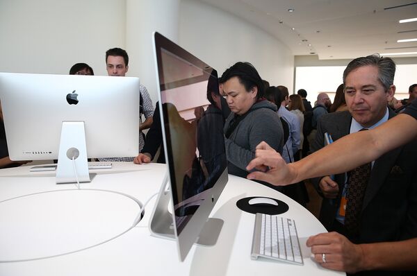 Новый iMac во презентации Apple в Купертино