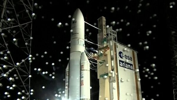Старт ракеты Arian-5 с первым спутником производства Аргентины на борту