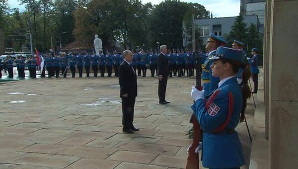 Президенты РФ и Сербии почтили память освободителей Белграда. Кадры церемонии