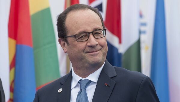 Президент Франции Франсуа Олланд перед началом заседания саммита форума Азия-Европа