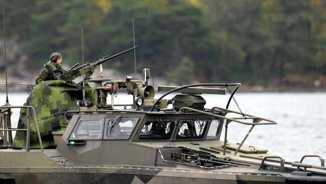 Военный ВМФ Швеции на страже в водах Стокгольмского архипелага. Архивное фото