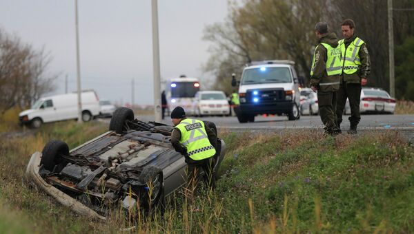 Автомобиль мужчины, сбившего двух военнослужащих в канадском городе Сэн-Жан-сюр-Ришелье