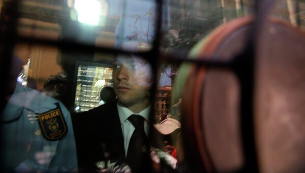 Южноафриканский легкоатлет-ампутант Оскар Писториус после оглашения приговора. Архивное фото
