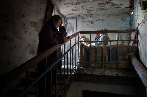Жители Донецка в убежище