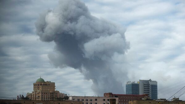 Дым над городом после обстрела Донецка. Архивное фото