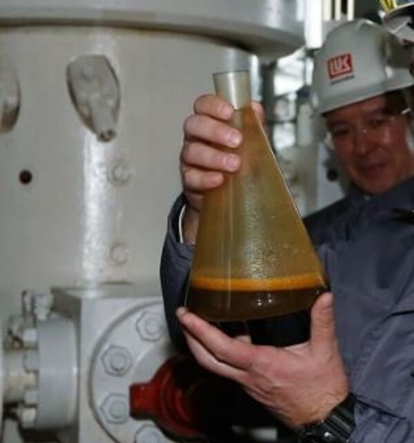 Добыча нефти, архивное фото
