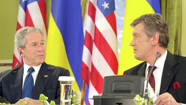 Джордж Буш и Виктор Ющенко ещё в статусе президентов США и Украины