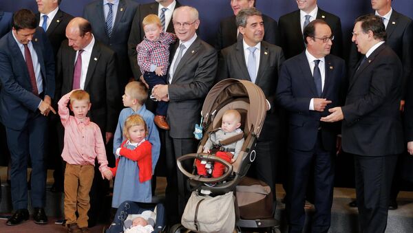 Шесть внуков Ромпея сфотографировались вместе с лидерами ЕС