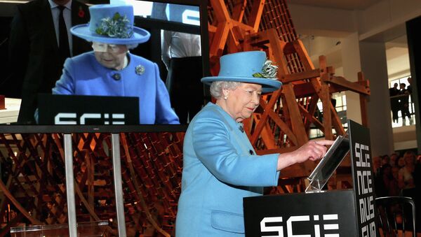 Королева Великобритании Елизавета Вторая отправила свой первый твит