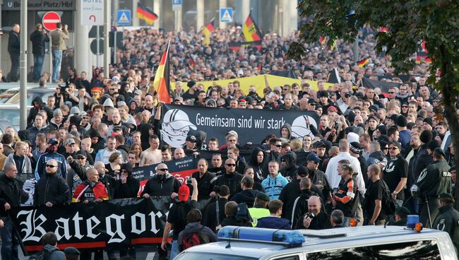 Акция протеста против салафитов в Кельне