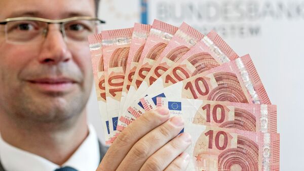 Банкноты достоинством 10 евро. Архивное фото