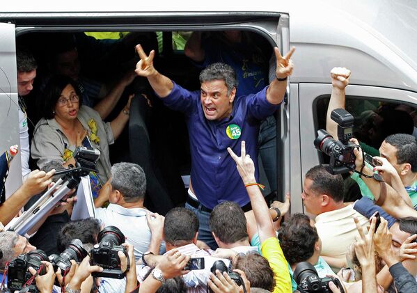 Кандидат в президенты Бразилии Аэсиу Невис