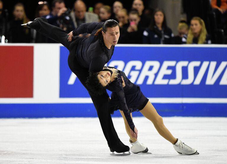 Фигуристы Юко Кавагути и Александр Смирнов на Skate America