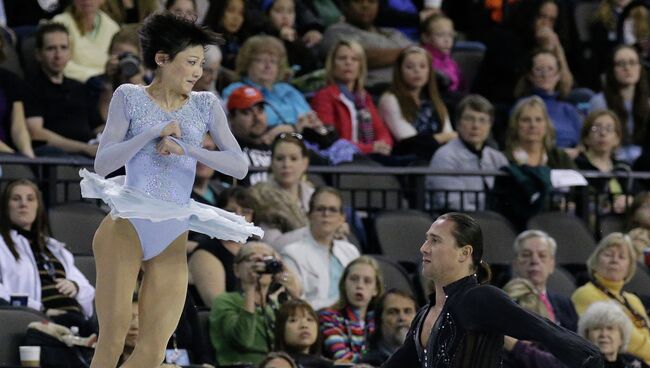 Российские фигуристы Юко Кавагути и Александр Смирнов на Skate America