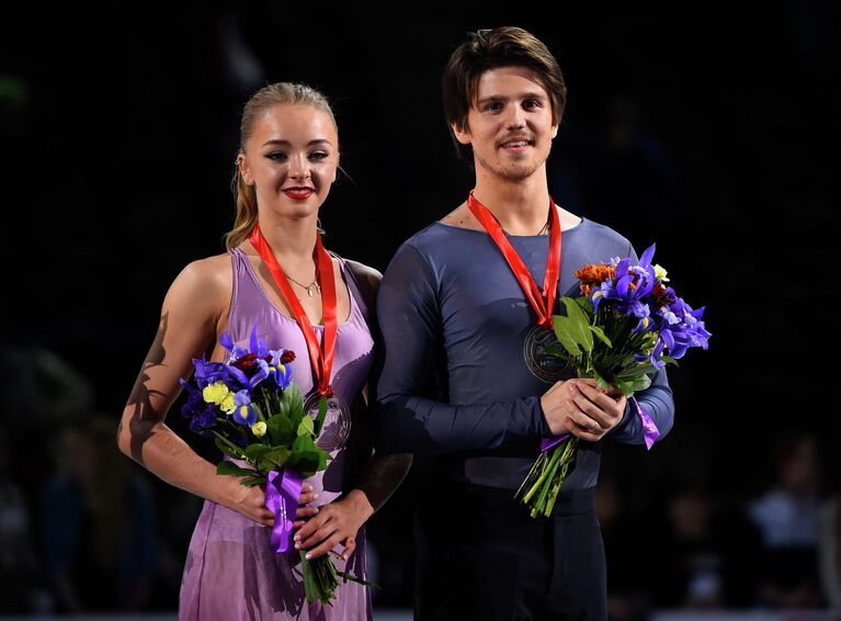 Российские фигуристы Александра Степанова и Иван Букин на Skate America